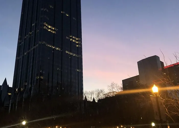 Modern Chic Downtown 6th Floor Views Fast Wifi 24-7 Gym Lounge Roku
