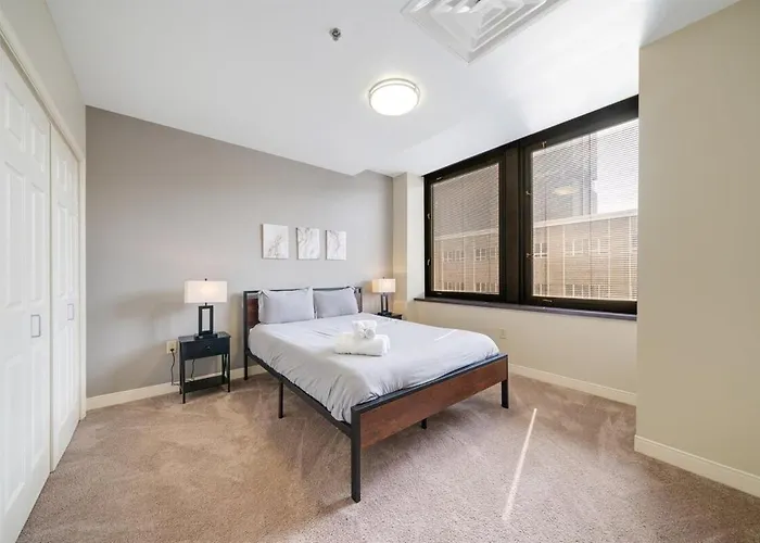 Apartment Modern Chic Downtown 6th Floor Views Fast Wifi 24-7 Gym Lounge Roku *