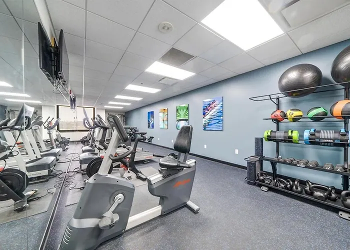 Modern Chic Downtown 6th Floor Views Fast Wifi 24-7 Gym Lounge Roku Apartment