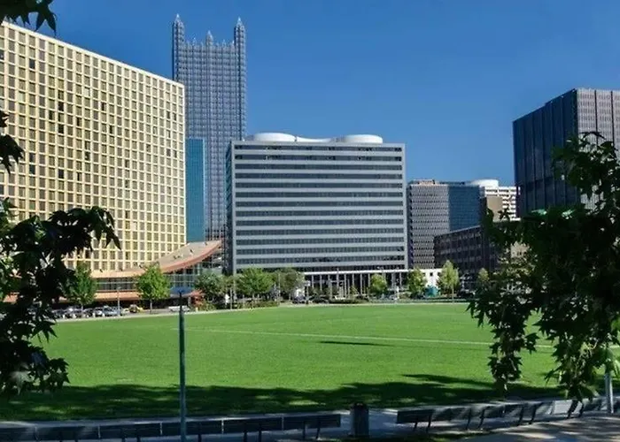 Modern Chic Downtown 6th Floor Views Fast Wifi 24-7 Gym Lounge Roku Pittsburgh