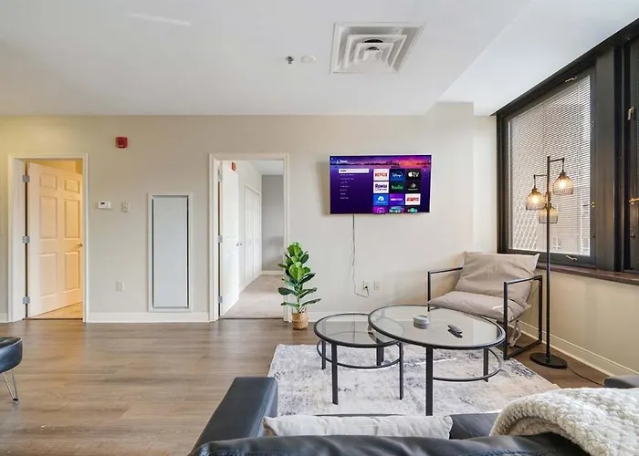 Apartment Modern Chic Downtown 6th Floor Views Fast Wifi 24-7 Gym Lounge Roku Pittsburgh