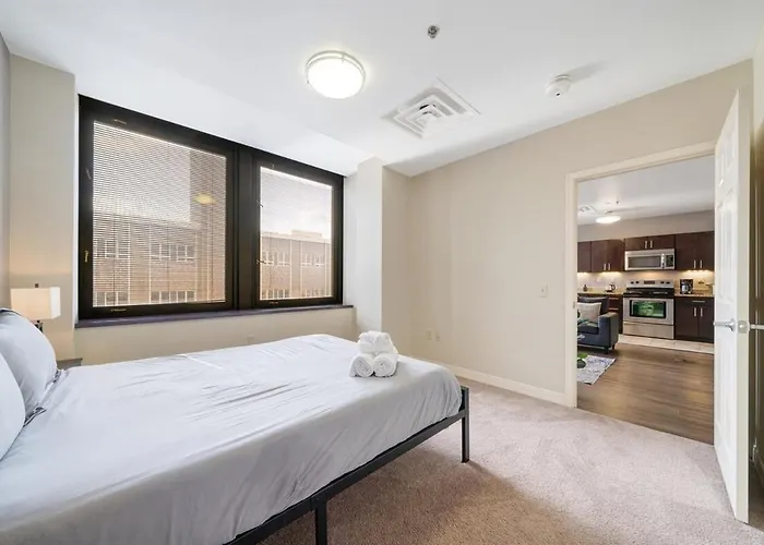 Modern Chic Downtown 6th Floor Views Fast Wifi 24-7 Gym Lounge Roku Apartment Pittsburgh