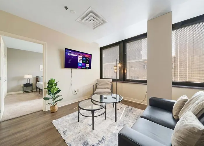 Apartment Modern Chic Downtown 6th Floor Views Fast Wifi 24-7 Gym Lounge Roku *
